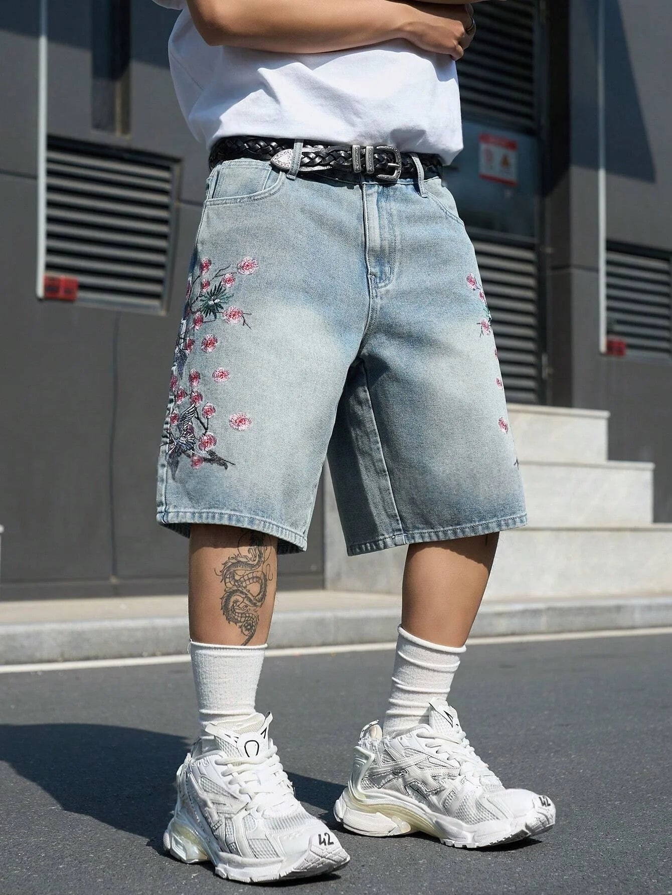 Men's Light Blue Cherry Blossom Embroidered Denim Shorts, Loose Wide-Leg Streetwear Trendy Denim Capris